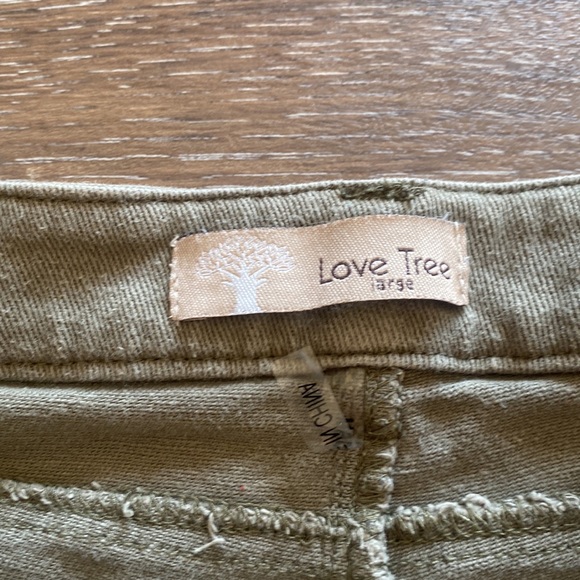 Love Tree Shorts - Picture 2 of 3
